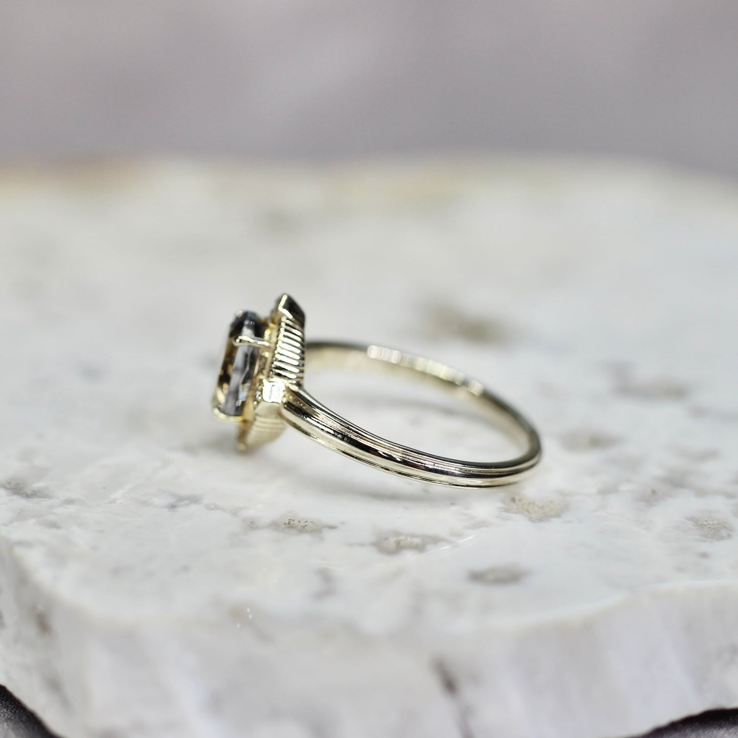 グレイッシュブルートルマリン 1.23ct ダイヤモンド 0.02ct K10WG コンケーブカット トゥルース×グルーヴアーム