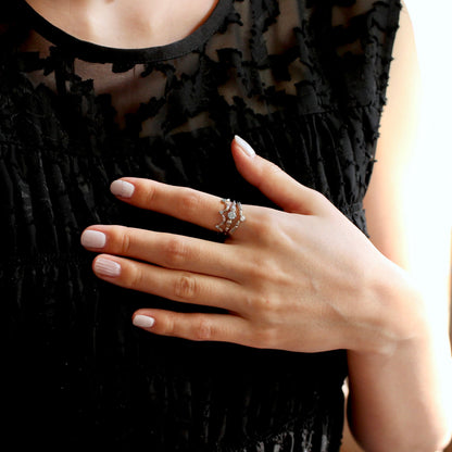 アイスブルーダイヤモンド 計0.06ct ラウンドブリリアントカット Pt900 3本爪×クラウンアーム【MJ2844】