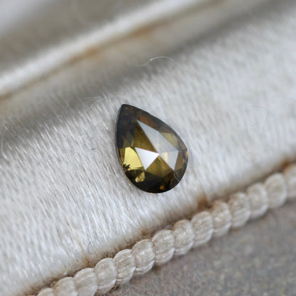 ペアシェイプカット ナチュラルダイヤモンド 0.180ct 4.6mm×3.1mm-1.5mm 【MJ2480】