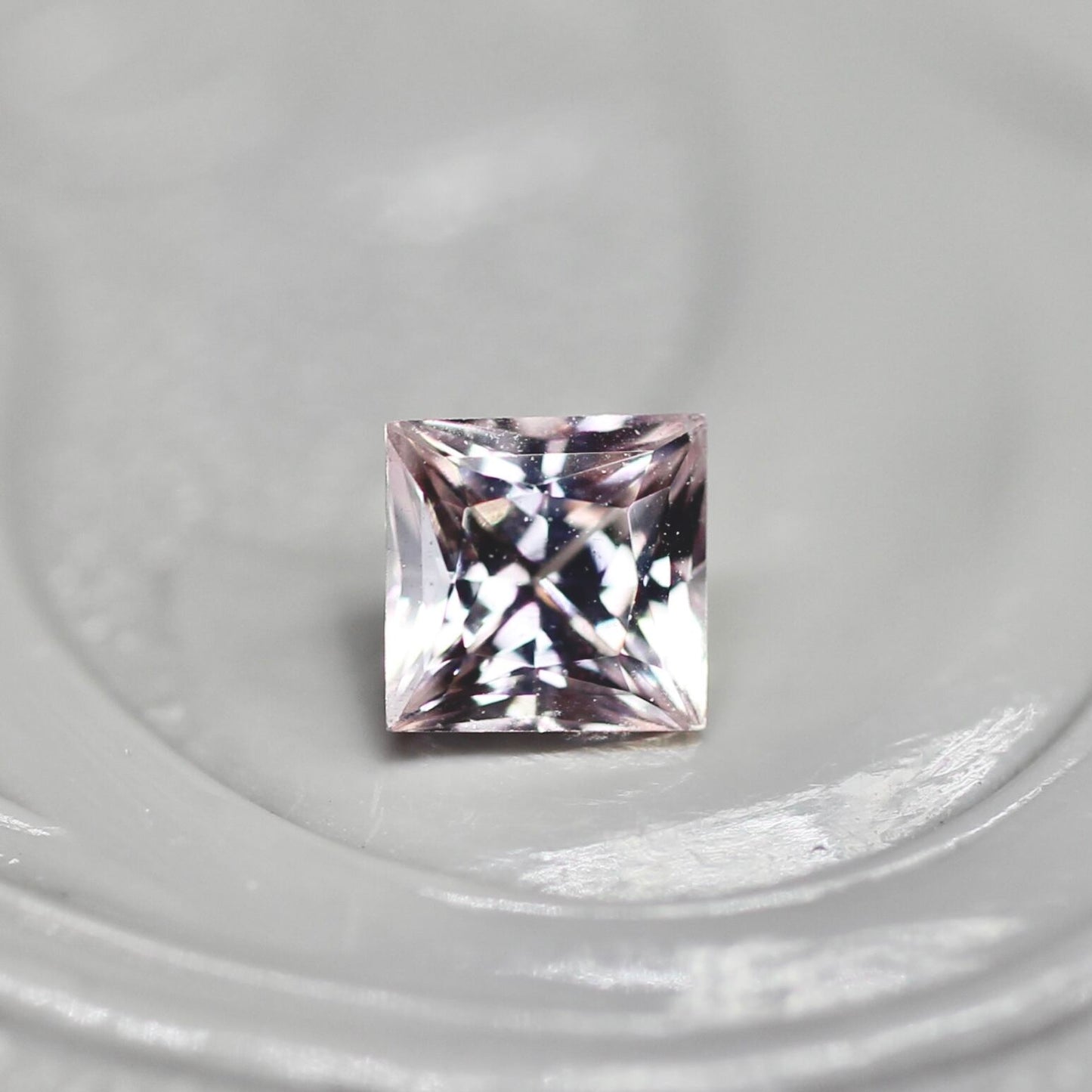 サファイア 0.24ct スクエアカット 3.3mm×3.3mm×2.4mm【MJ2690】