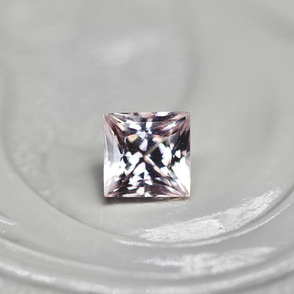 サファイア 0.24ct スクエアカット 3.3mm×3.3mm×2.4mm【MJ2690】