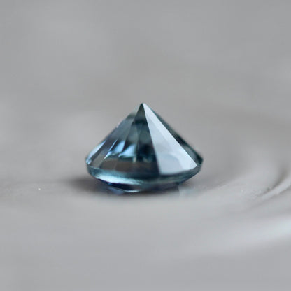 モンタナサファイア 0.27ct 3.7mm アメリカ・モンタナ州産 蘭 【MJ2425】