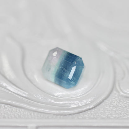 パーティーカラードトルマリン 0.92ct エメラルドカット 6.0mm×5.1mm×3.7mm【MJ2660】