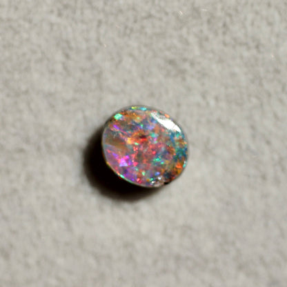 ボルダーオパール 0.38ct オーバルカボションカット 5.2mm×4.6mm×2.0mm【MJ2648】