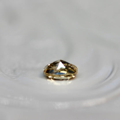 ブラウンダイヤモンド 0.12ct オーバルカット 3.5mm×2.5mm×1.9mm【MJ2629】