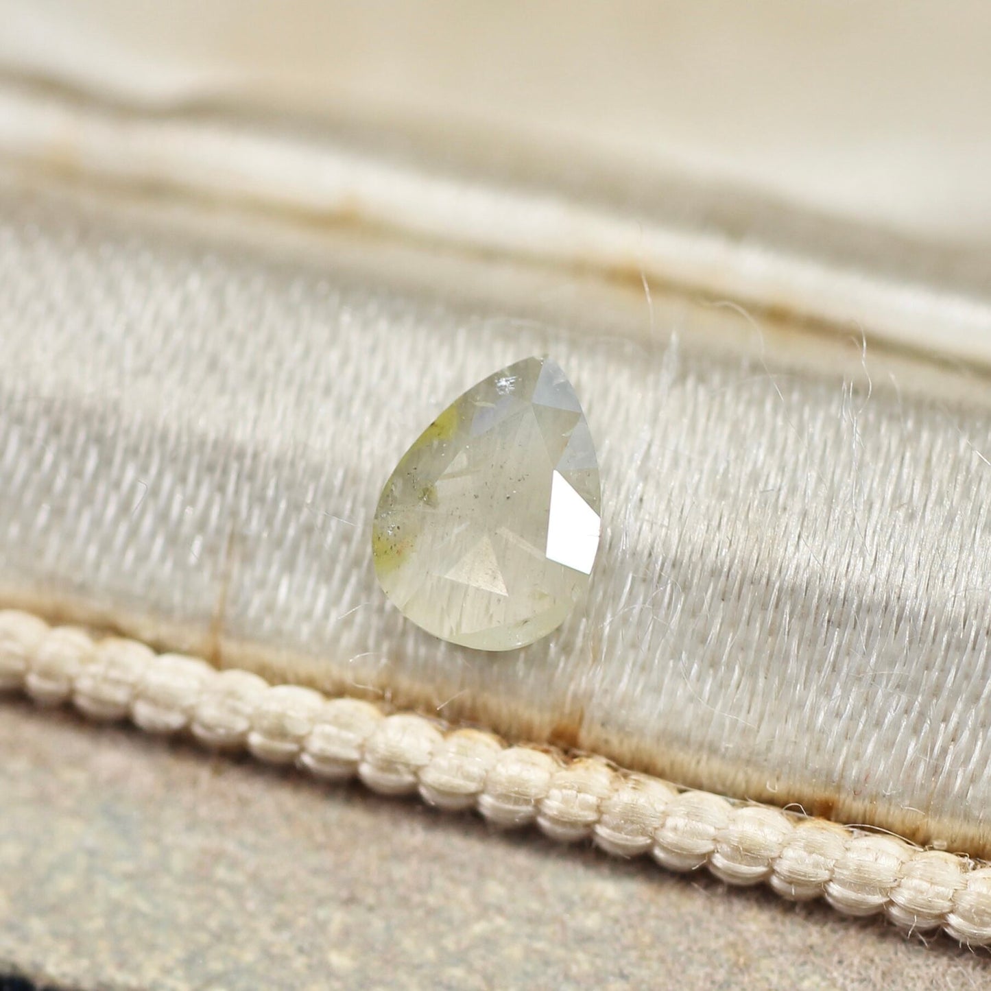 ペアシェイプカット ナチュラルダイヤモンド 0.19ct 4.9mm×3.4mm-0.6mm 【MJ2485】