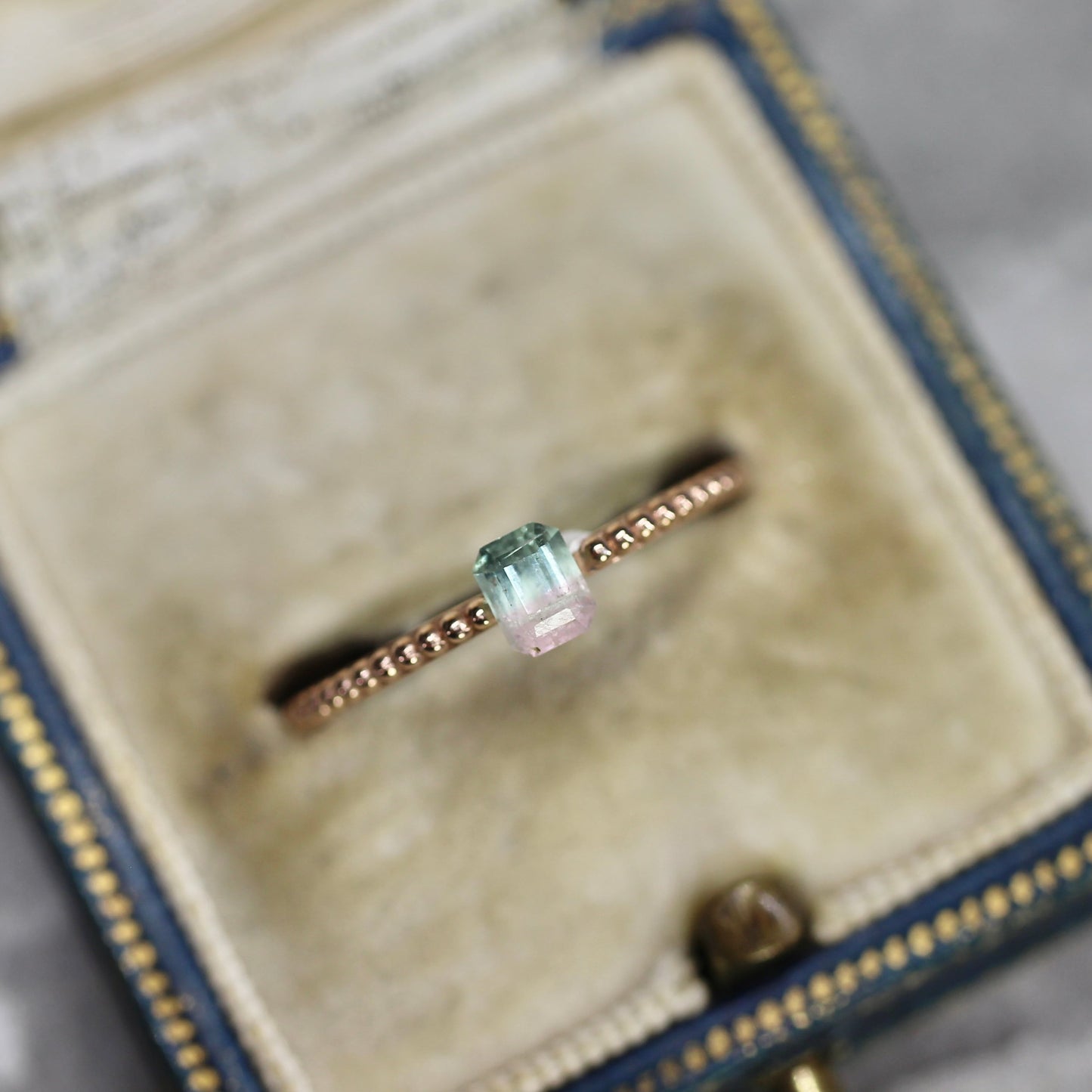 バイカラートルマリン 0.34ct エメラルドカット 4.4mm×3.5mm×2.9mm【MJ2668】