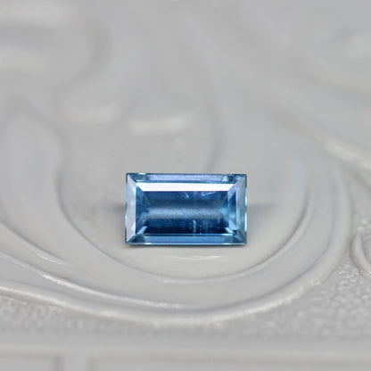 タトゥーアクアマリン 0.36ct スクエアカット 5.7mm×3.4mm×2.7mm【MJ2673】