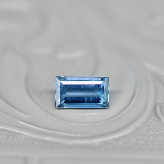 タトゥーアクアマリン 0.36ct スクエアカット 5.7mm×3.4mm×2.7mm【MJ2673】