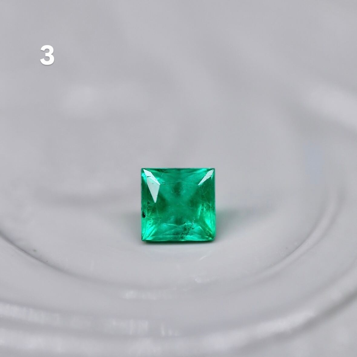 プリンセスカット エメラルド 2.5mm×2.5mm【MJ2555】