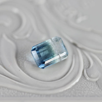 バイカラートルマリン 1.07ct エメラルドカット 7.0mm×4.9mm×3.1mm【MJ2773】