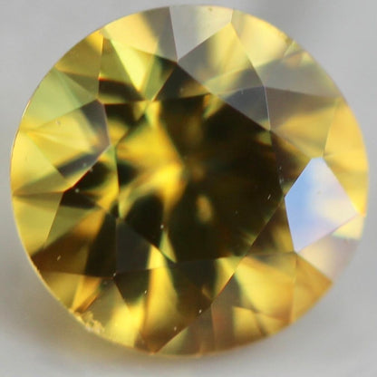 スフェーン 0.26ct 4mm 【MJ2427】