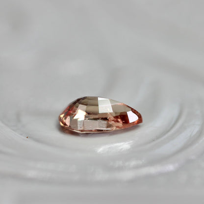 パパラチアサファイア 0.25ct ペアシェイプ 5.0mm×3.0mm×1.9mm ソーティング付き【MJ2743】