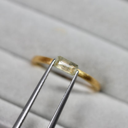 エメラルドローズカット ナチュラルダイヤモンド 0.38ct 5.2mm×2.6mm-1.3mm 【MJ2493】