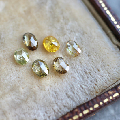 オーバルローズカット グリーンダイヤモンド 0.16ct 4.0mm×3.2mm-1.4mm 【MJ2470】