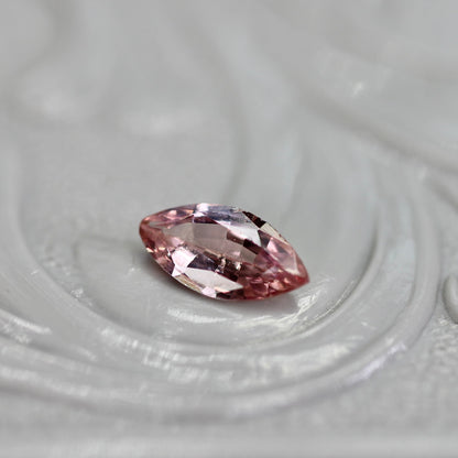 パパラチアサファイア 0.25ct マーキスカット 5.9mm×3.0mm×1.7mm ソーティング付き【MJ2744】