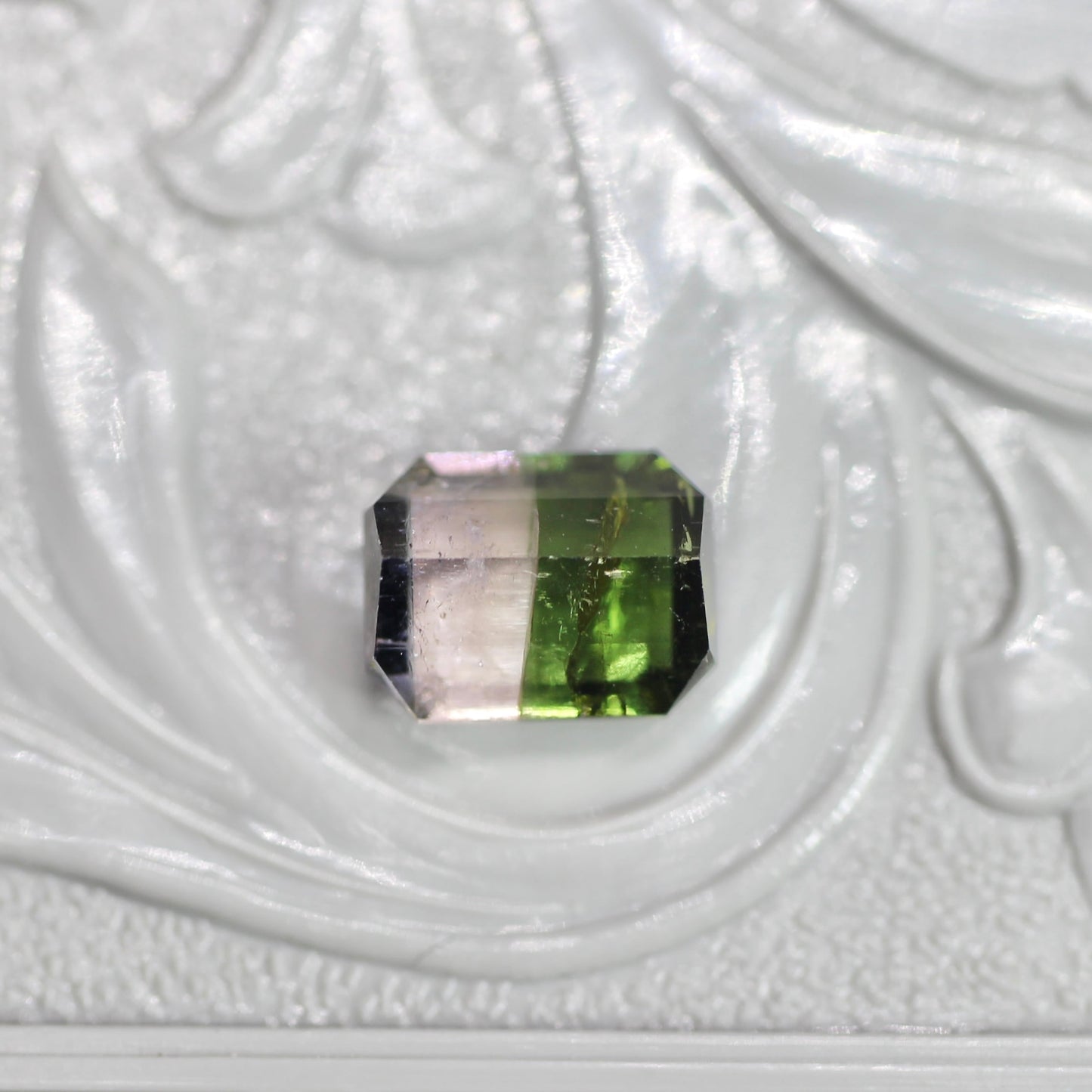 バイカラートルマリン 0.93ct エメラルドカット 6.6mm×5.1mm×3.2mm【MJ2657】