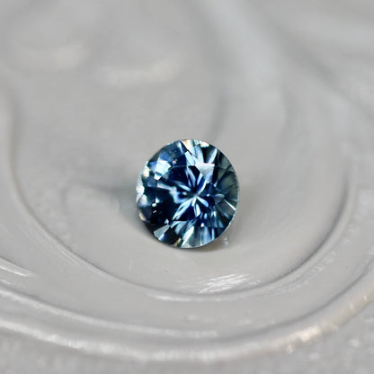 モンタナサファイア 0.25ct ラウンドカット 3.8mm×3.8mm×2.5mm アメリカ・モンタナ州産 紫陽花【MJ2598】