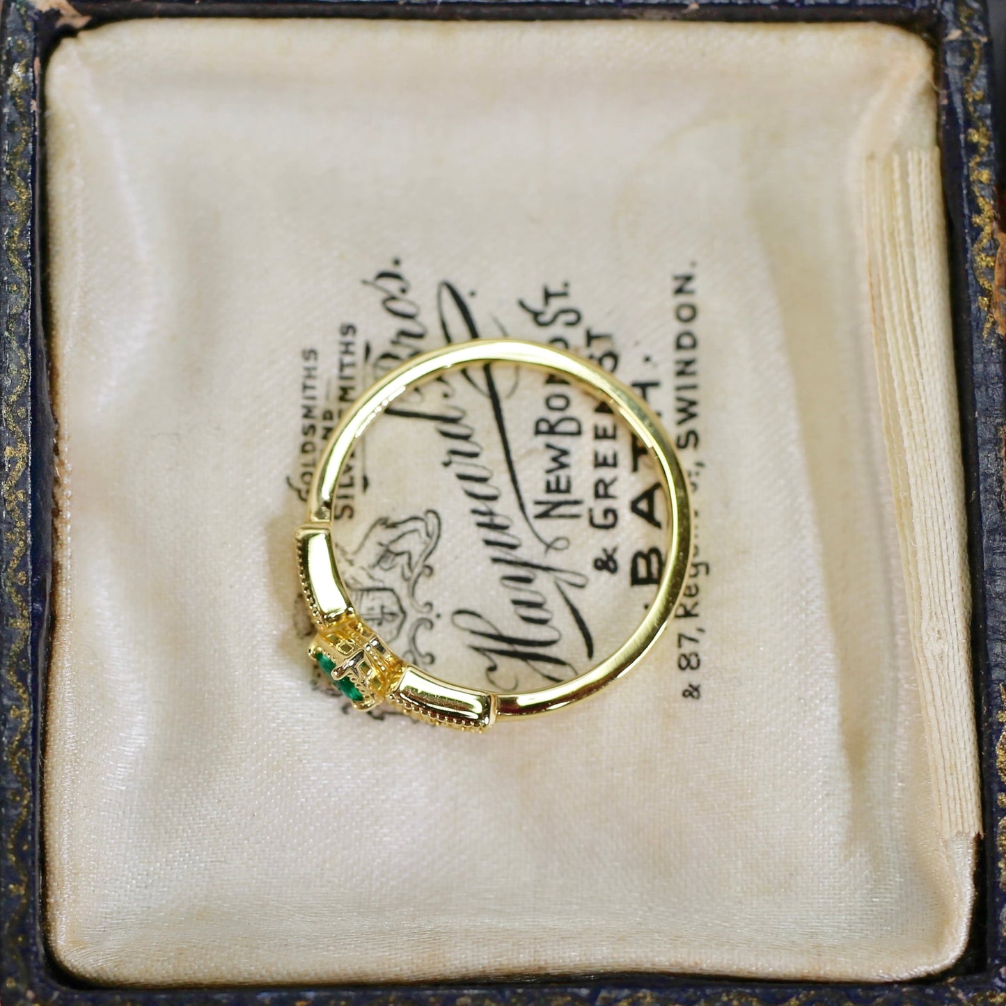 エメラルド 0.07ct ダイヤモンド 計0.03ct プリンセスカット K18YG ミルフレーム×シグナルアーム【MJ2848】