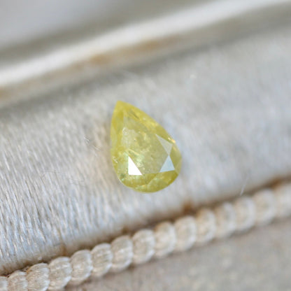 ペアシェイプカット ナチュラルダイヤモンド 0.195ct 4.5mm×3.1mm-1.6mm 【MJ2478】