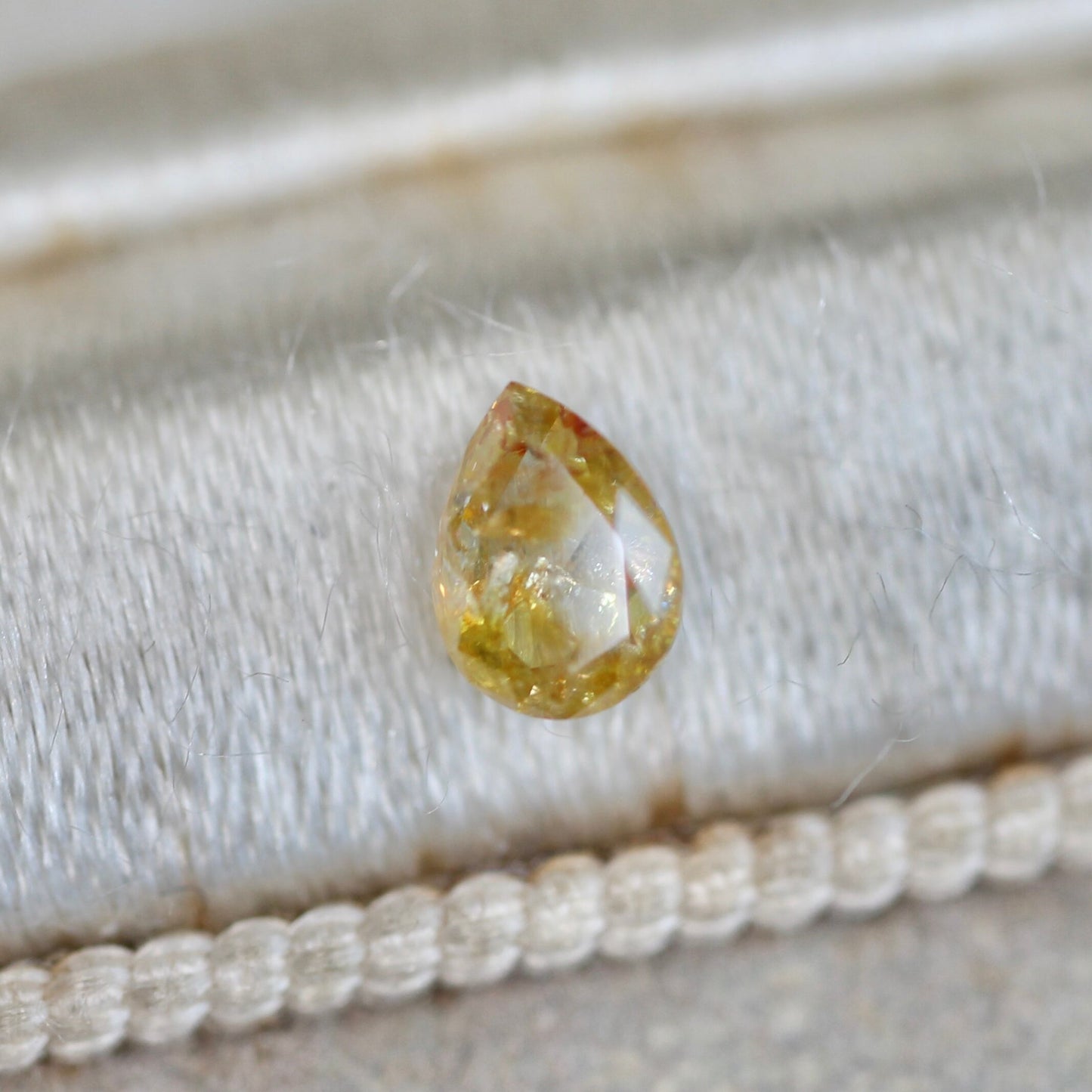 ペアシェイプカット ナチュラルダイヤモンド 0.230ct 4.2mm×3.2mm-1.9mm 【MJ2477】