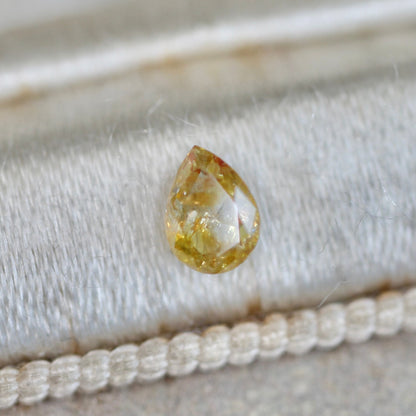 ペアシェイプカット ナチュラルダイヤモンド 0.230ct 4.2mm×3.2mm-1.9mm 【MJ2477】