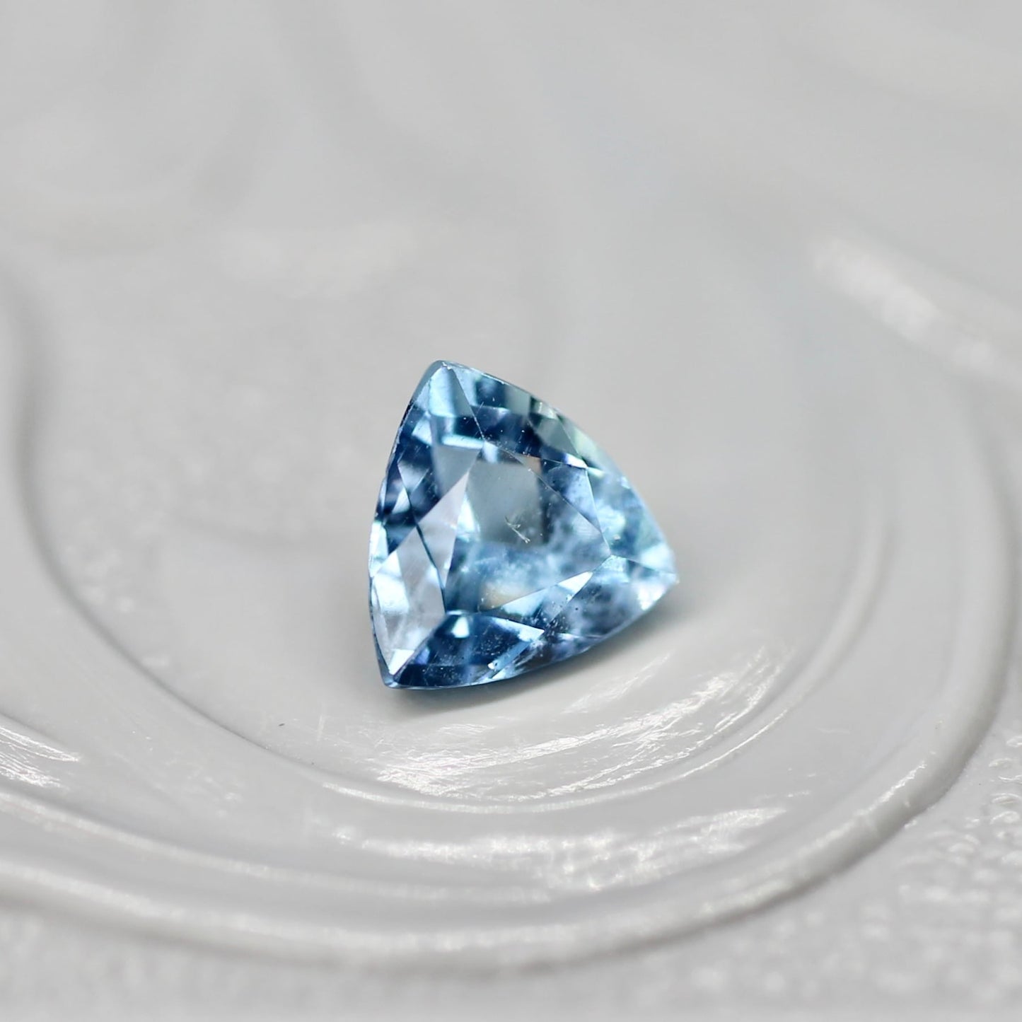 タトゥーアクアマリン 0.26ct トリリアントカット 4.6mm×4.6mm×2.9mm【MJ2671】