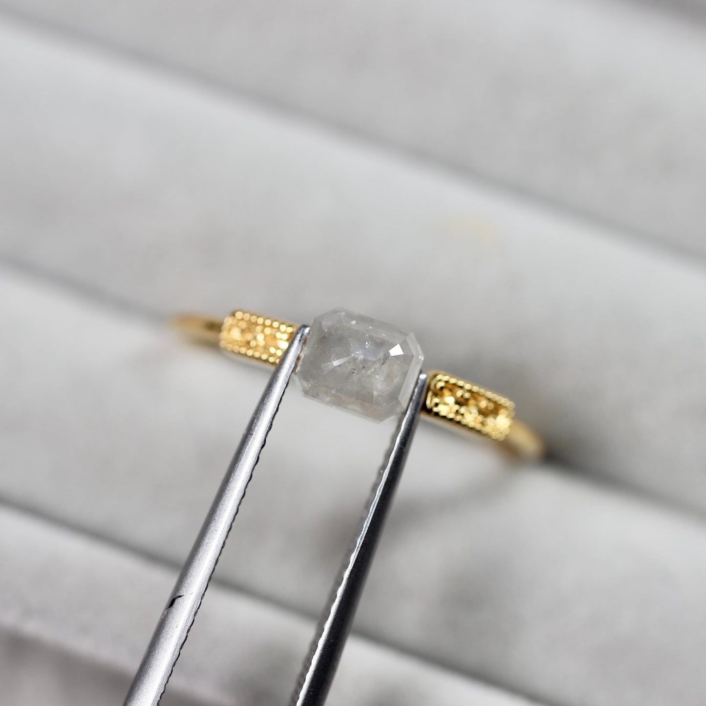 エメラルドローズカット ナチュラルダイヤモンド 0.82ct 5.3mm×4.2mm-2.3mm 【MJ2492】