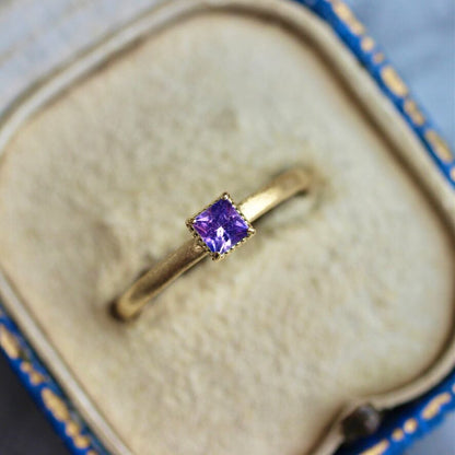 バイカラーサファイア 0.19ct 3mm×3mm 【MJ2419】