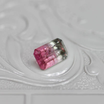 バイカラートルマリン 1.19ct エメラルドカット 7.8mm×5.0mm×3.4mm【MJ2655】