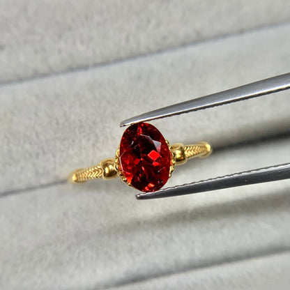 オーバルカット レッドラブラドライト 0.76ct 6.7mm×4.6mm-3.8mm 【MJ2507】