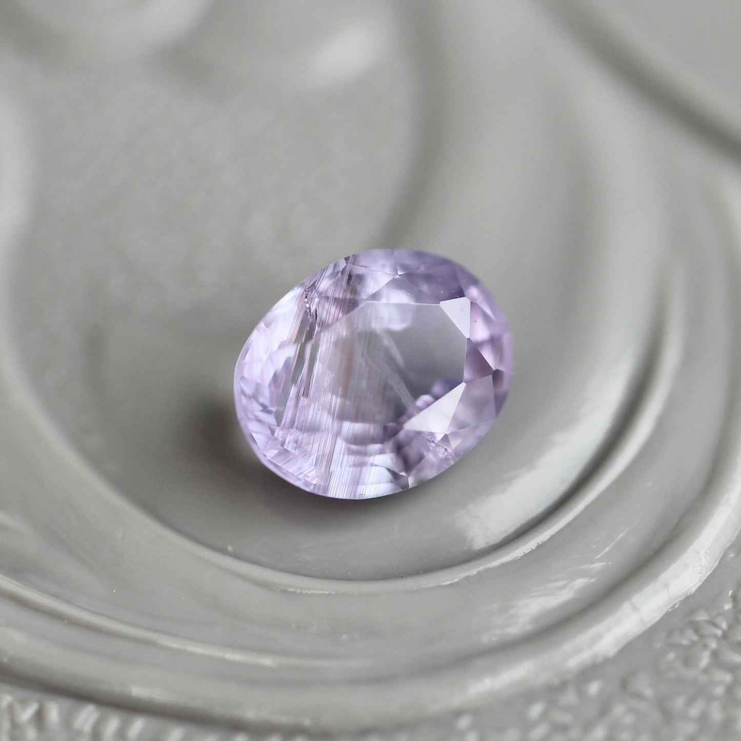 非加熱サファイア 0.49ct 5mm×4mm オーバルカット 【MJ2433】