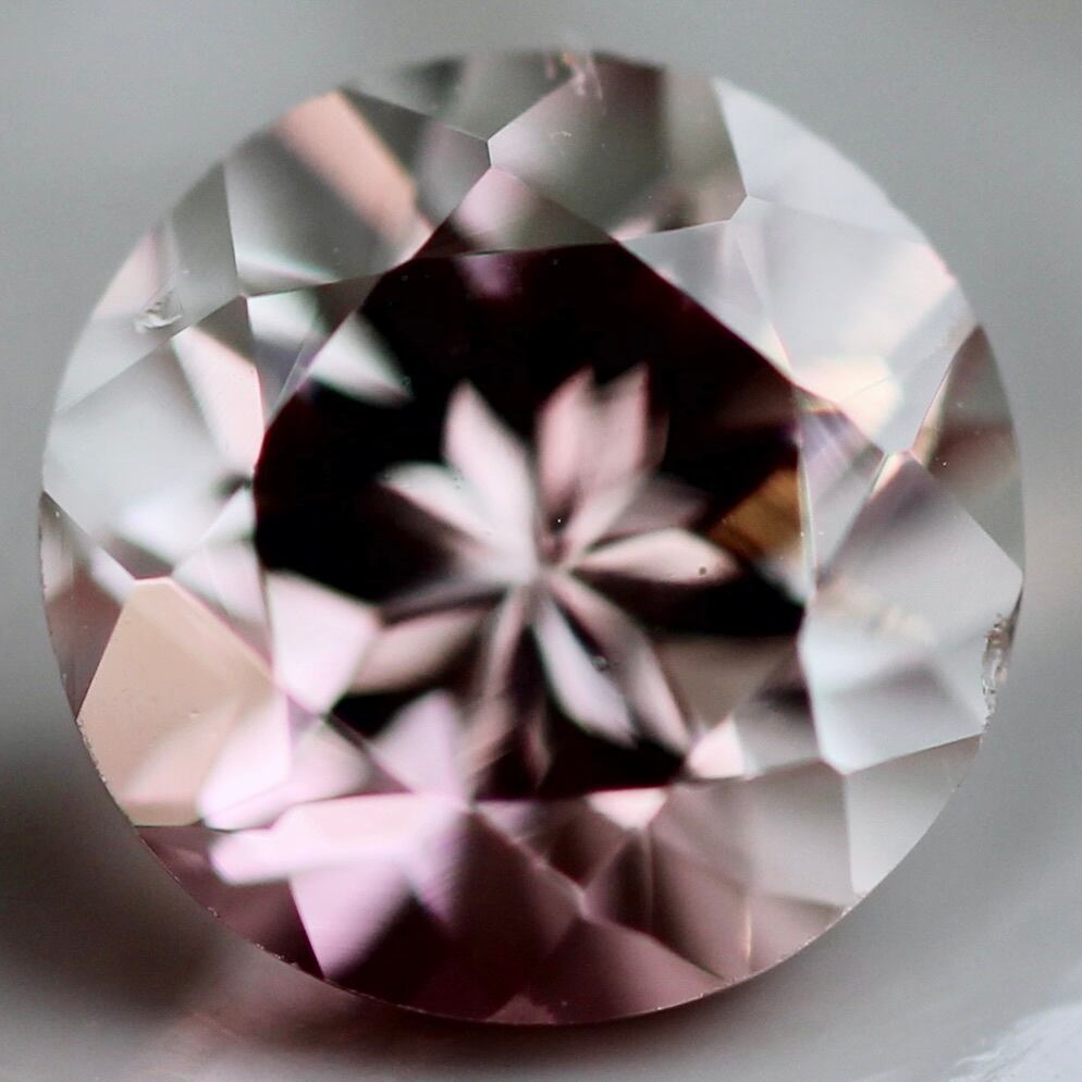 バイカラートルマリン 0.46ct 4.8mm 【MJ2422】