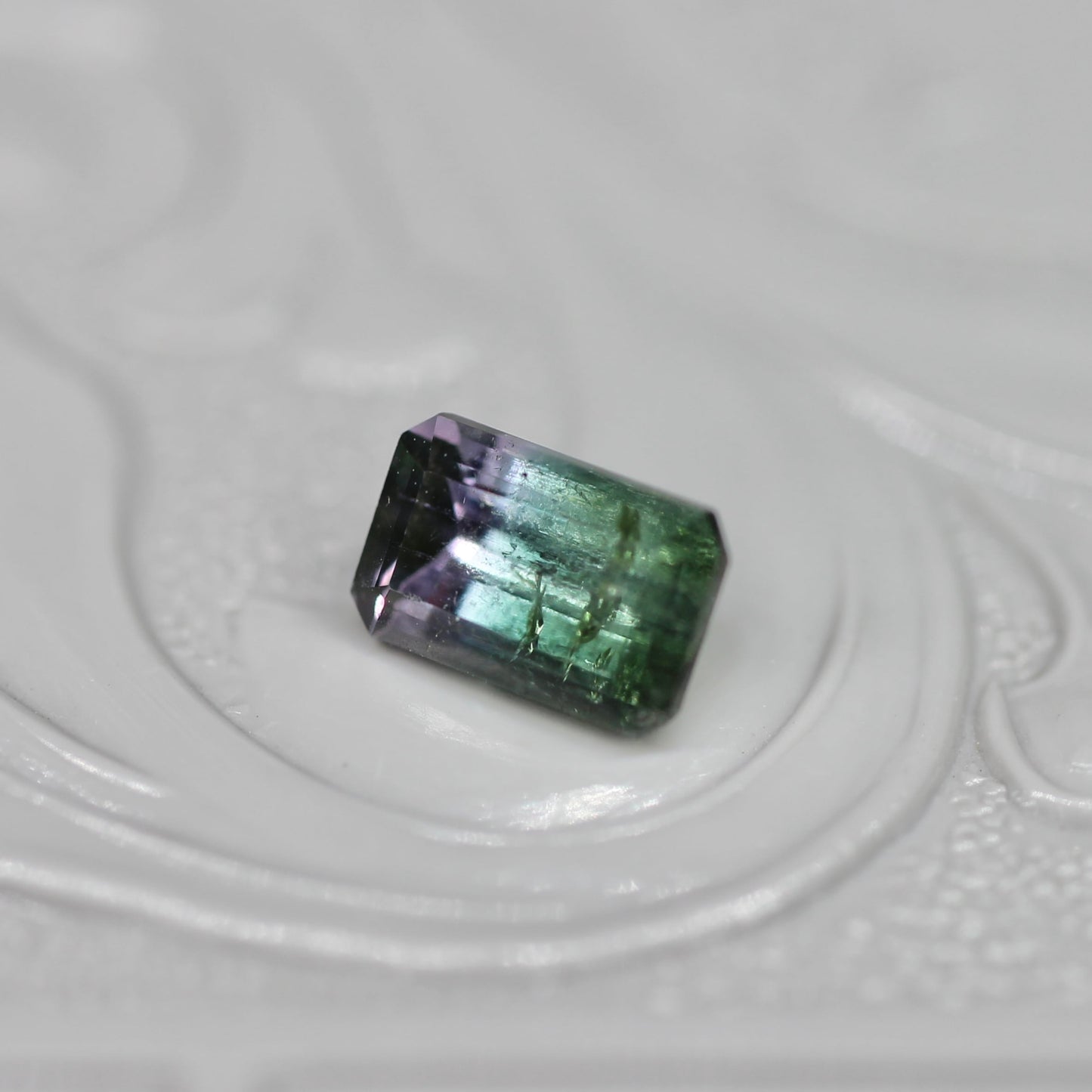 パーティーカラードトルマリン 0.63ct エメラルドカット 6.0mm×3.9mm×3.3mm【MJ2667】