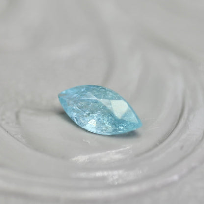 パライバトルマリン モザンビーク産 0.19ct マーキスカット 5.6mm×2.7mm×2.1mm【MJ2741】