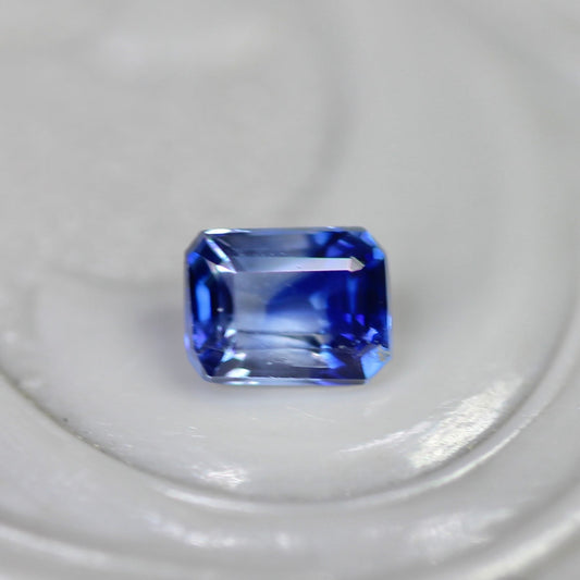 バイカラーサファイア 0.22ct エメラルドカット 3.8mm×2.9mm×2.0mm【MJ2709】
