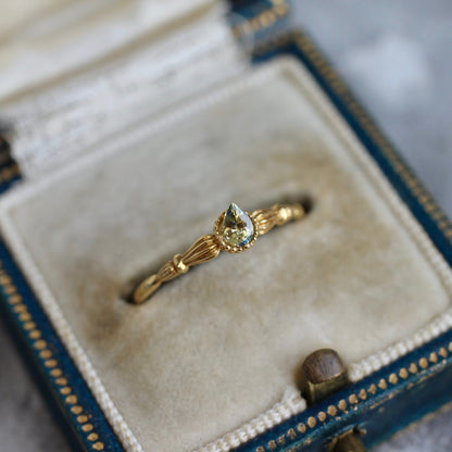 バイカラーサファイア 0.165ct ペアシェイプカット 4mm×3mm 【MJ2458】