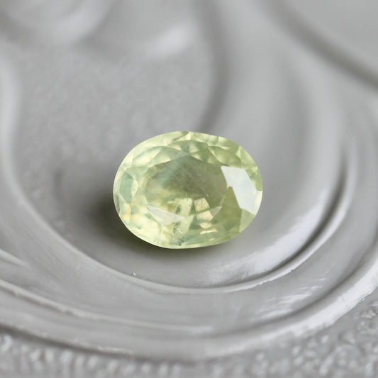 非加熱サファイア 0.44ct 5mm×4mm オーバルカット 【MJ2435】