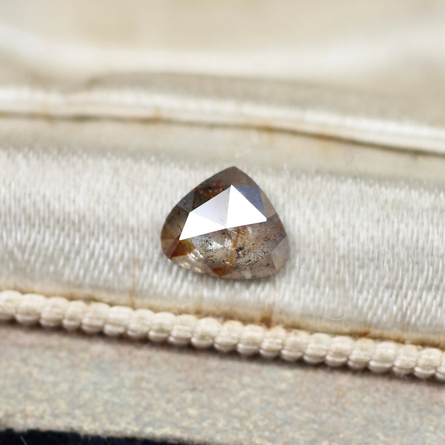 マロンカット ナチュラルダイヤモンド 0.44ct 4.8mm×5.6mm-1.3mm 【MJ2486】