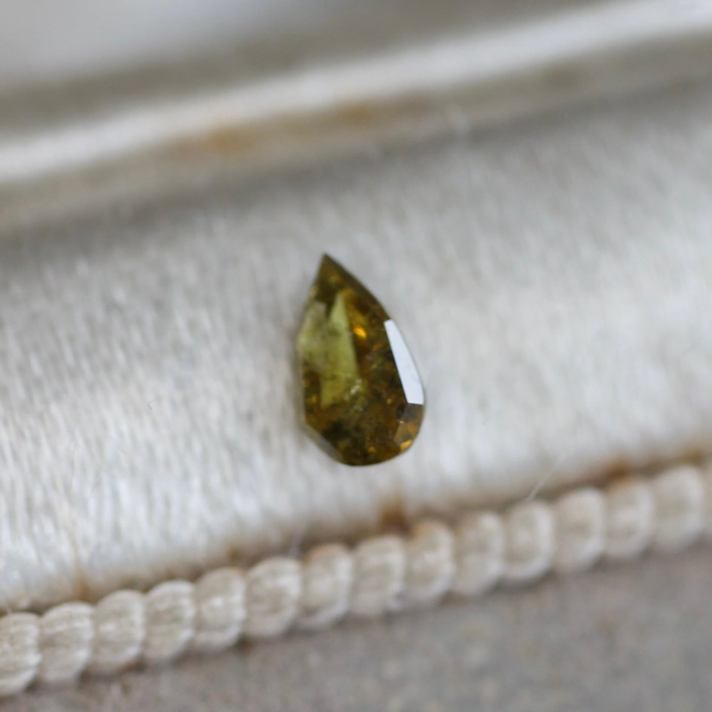 ペアシェイプカット ナチュラルダイヤモンド 0.125ct 4.1mm×2.5mm-1.5mm 【MJ2479】