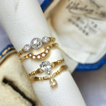 無色ダイヤモンド 0.370ct ペアシェイプカット 爪留め×アンティークアーム リング K18YG Pt900 【MJ2404】