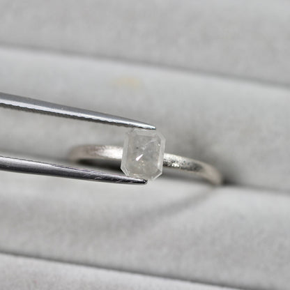 エメラルドローズカット ナチュラルダイヤモンド 0.82ct 5.3mm×4.2mm-2.3mm 【MJ2492】