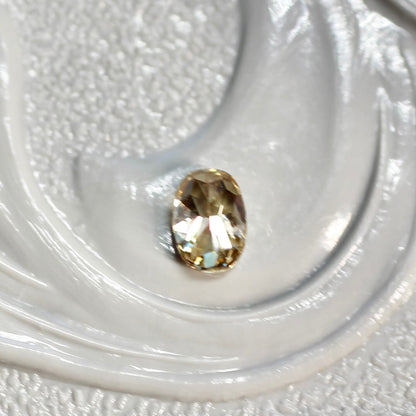 ブラウンダイヤモンド 0.12ct オーバルカット 3.5mm×2.5mm×1.9mm【MJ2629】