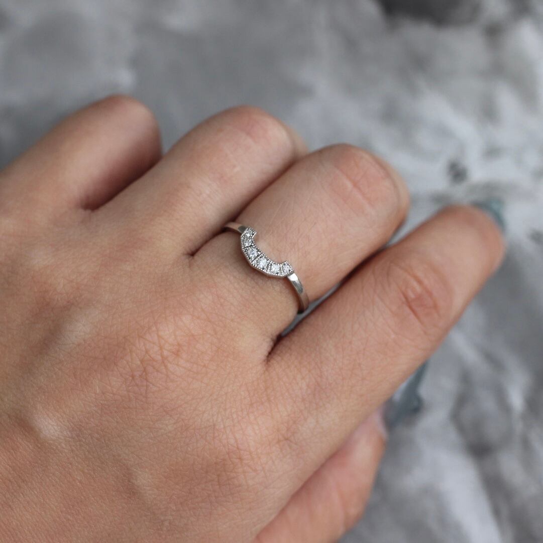 トラペゾイドリング ダイヤモンド 0.07ct VSクラス 【MJ2500】