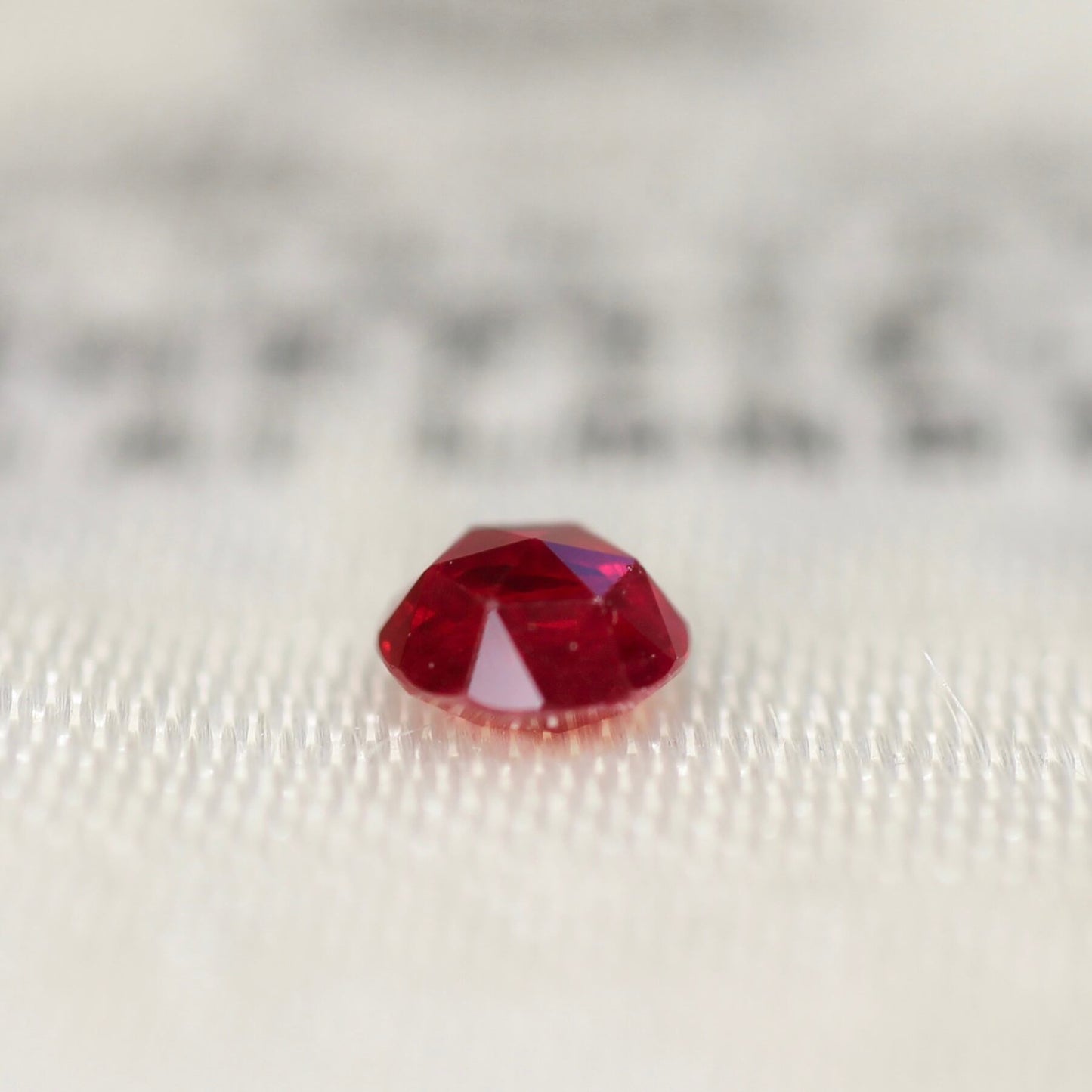 ルビー 0.17ct 3mm ローズカット【MJ2540】