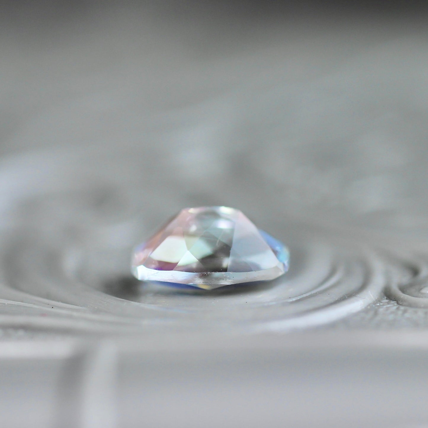 アンデシンラブラドライト 0.71ct 5×7mm マラウイ産 レインボームーンストーン 【MJ2451】