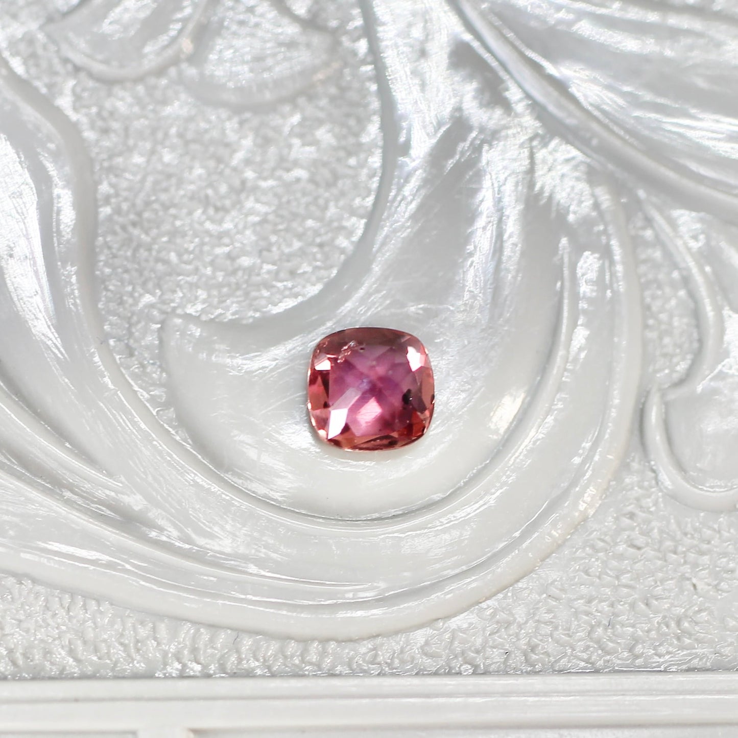 クッションカット パパラチアサファイア 0.166ct  2.8mm×2.8mm×1.6mm【MJ2582】