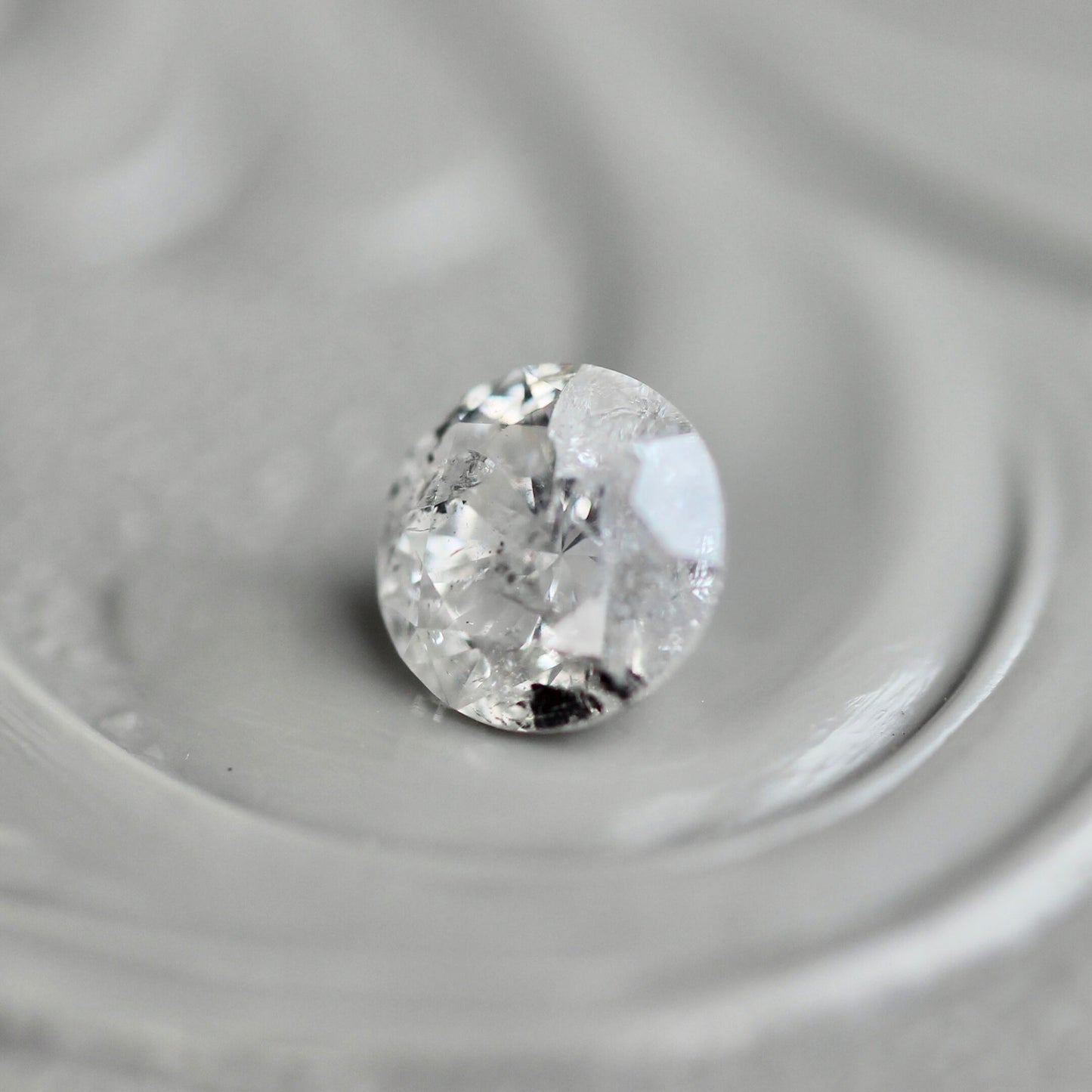 ソルトアンドペッパーダイヤモンド 0.24ct 3.8mm 【MJ2440】