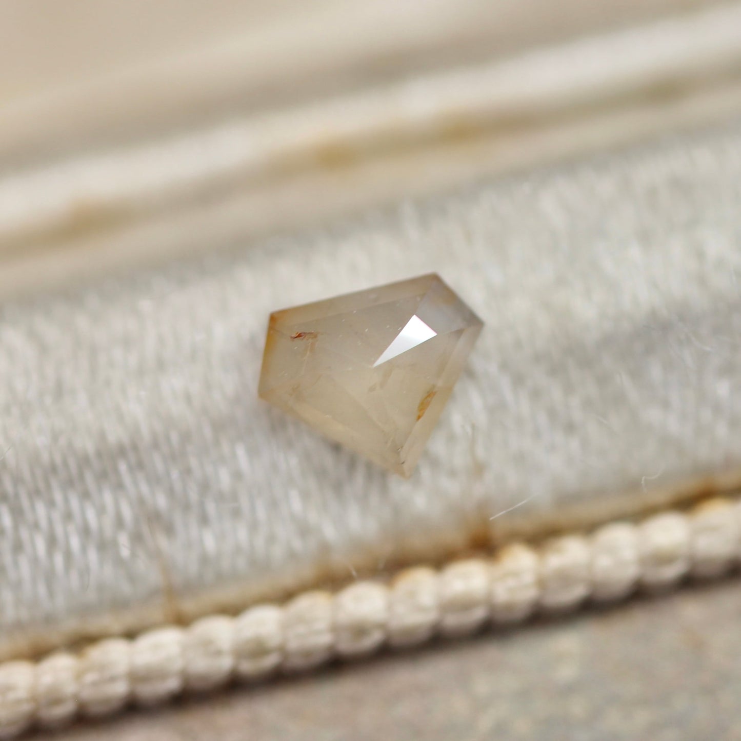 ダイヤカット ナチュラルダイヤモンド 0.25ct 3.6mm×4.4mm-1.4mm 【MJ2489】