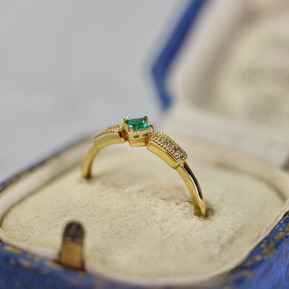 エメラルド 0.07ct ダイヤモンド 計0.03ct プリンセスカット K18YG ミルフレーム×シグナルアーム【MJ2848】